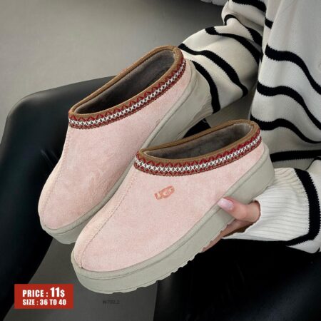 Women Ugg Slipper W702.2