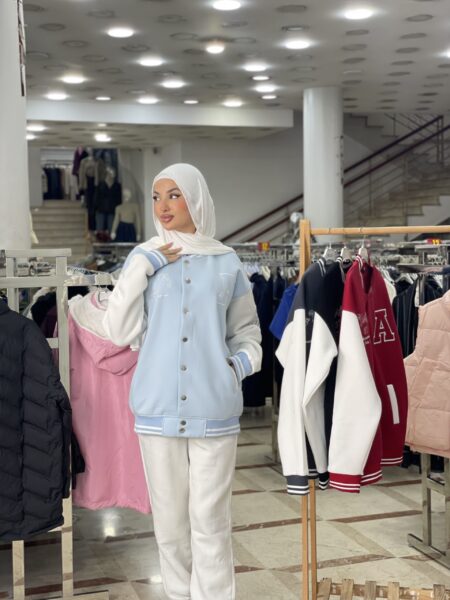 Letter Graphic Colorblock Striped Trim Varsity Jacket MENJ148