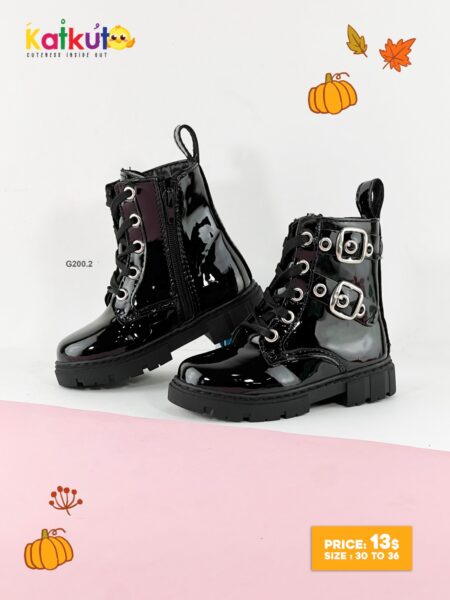 Chic buckled ankle boots G200.2
