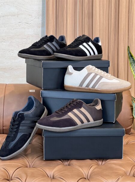 Vintage t-toe suede sneakers M808
